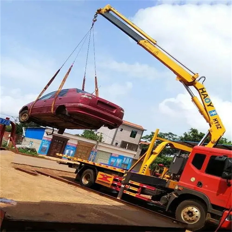 新津吊车救援小汽车怎么吊