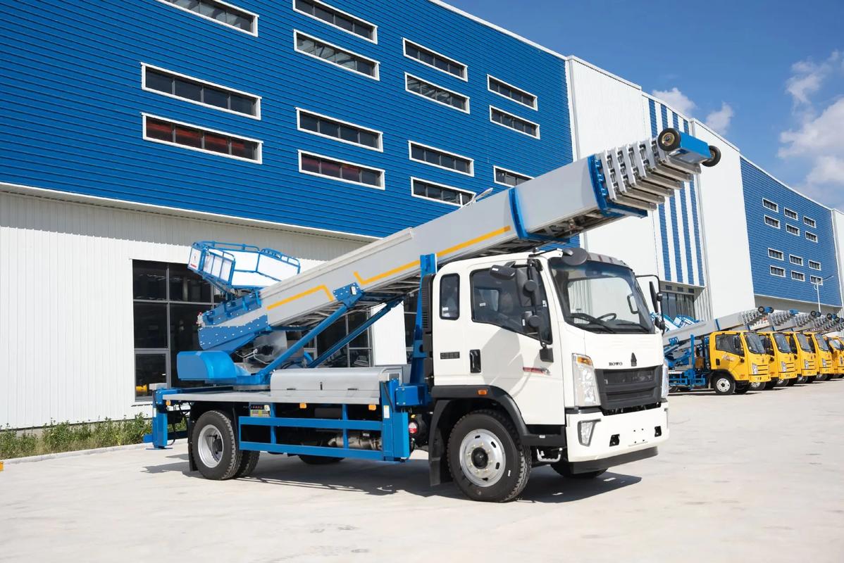 新津出租云梯车高空作业车 建筑垃圾搬运